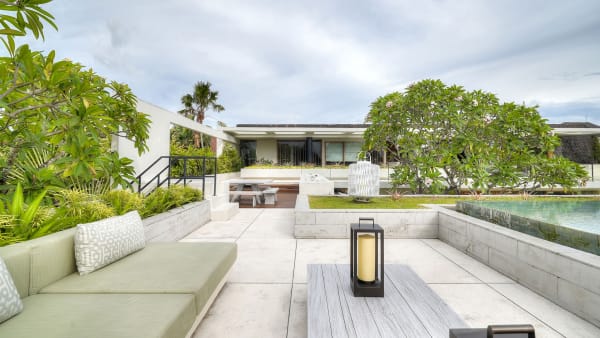 The Iman Villa - Airy terrace lounge